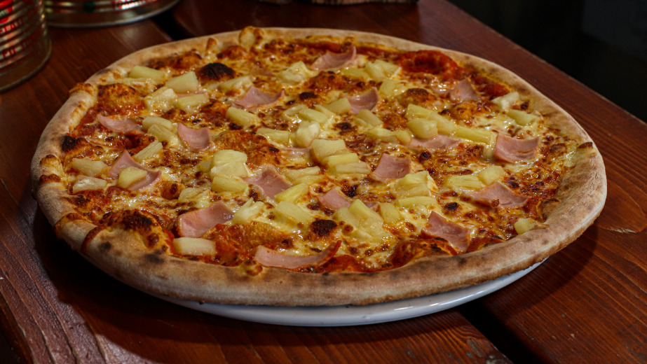 Hawaiian Pizza - Woodfired Pizza Delivery in Wig Fach CF32