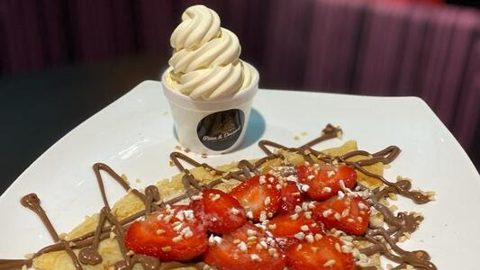 Strawberry Crepe - Burgers Delivery in Park Town LU1