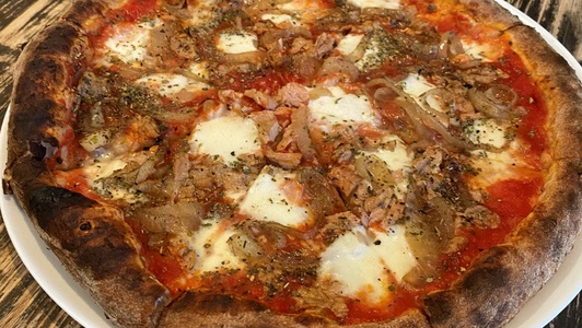 Tonno e Cipolla - Pizza Near Me Collection in Blackheath Park SE3