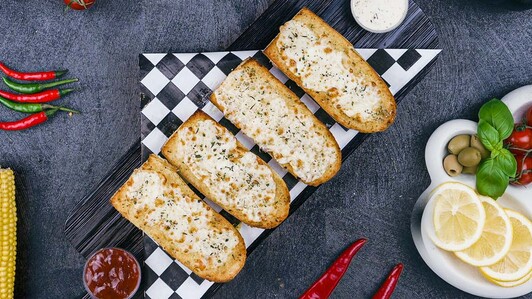 Cheesy Garlic Bread Ⓥ - Halal Cambridge Collection in Trumpington CB2
