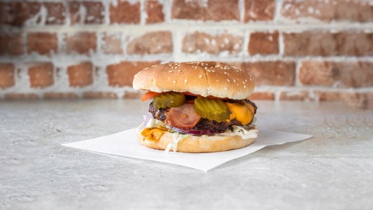 Smokey Bacon Cheese Burger - Peri Peri Delivery in Dudley Wood DY2