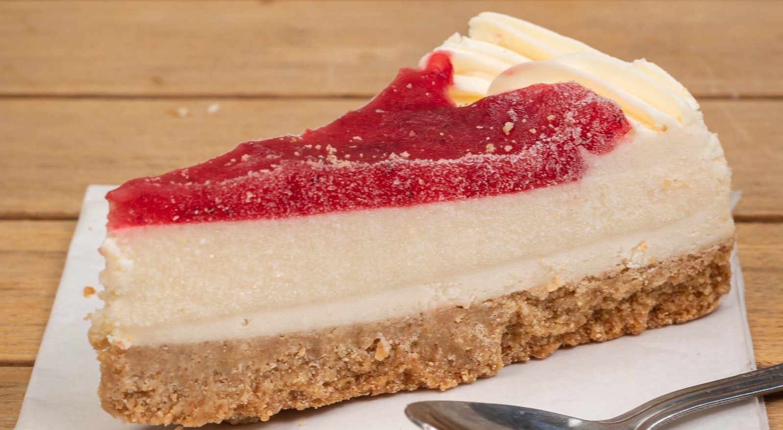 Strawberry & White Chocolate Cheesecake - Fire Houze Delivery in Woodingdean BN2