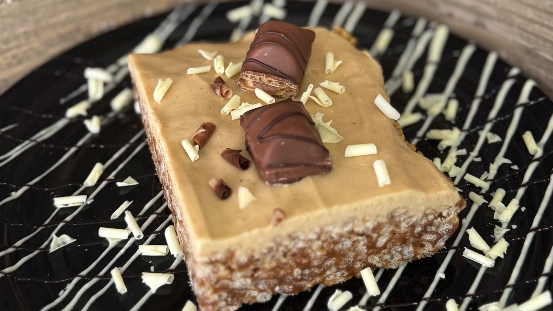 Kinder Bueno Crispy Slice - Pizza Collection in Parkside Glade NE23