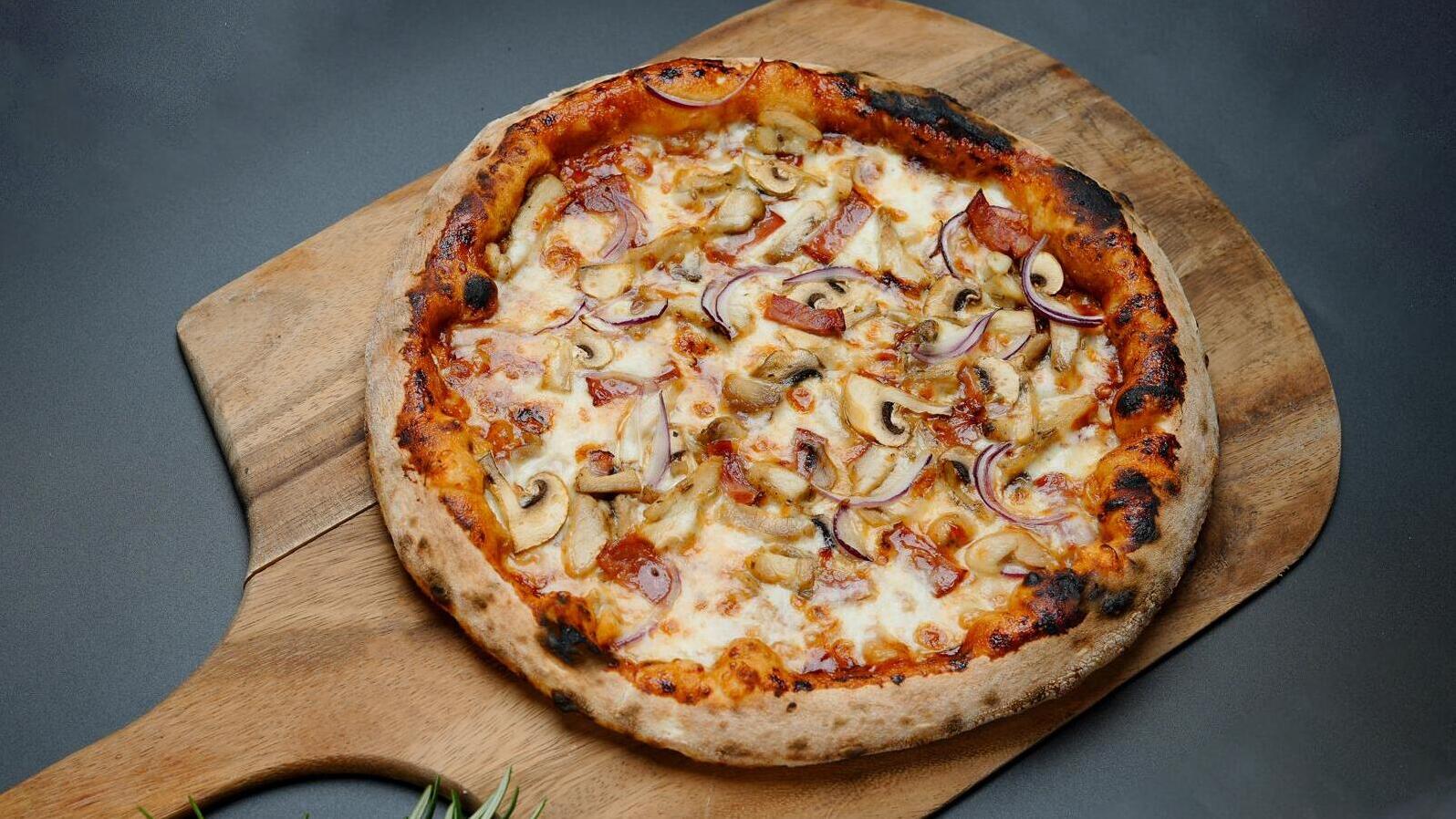 12" BBQ Chicken Pizza - Best Pizza Delivery in Southwark SE1