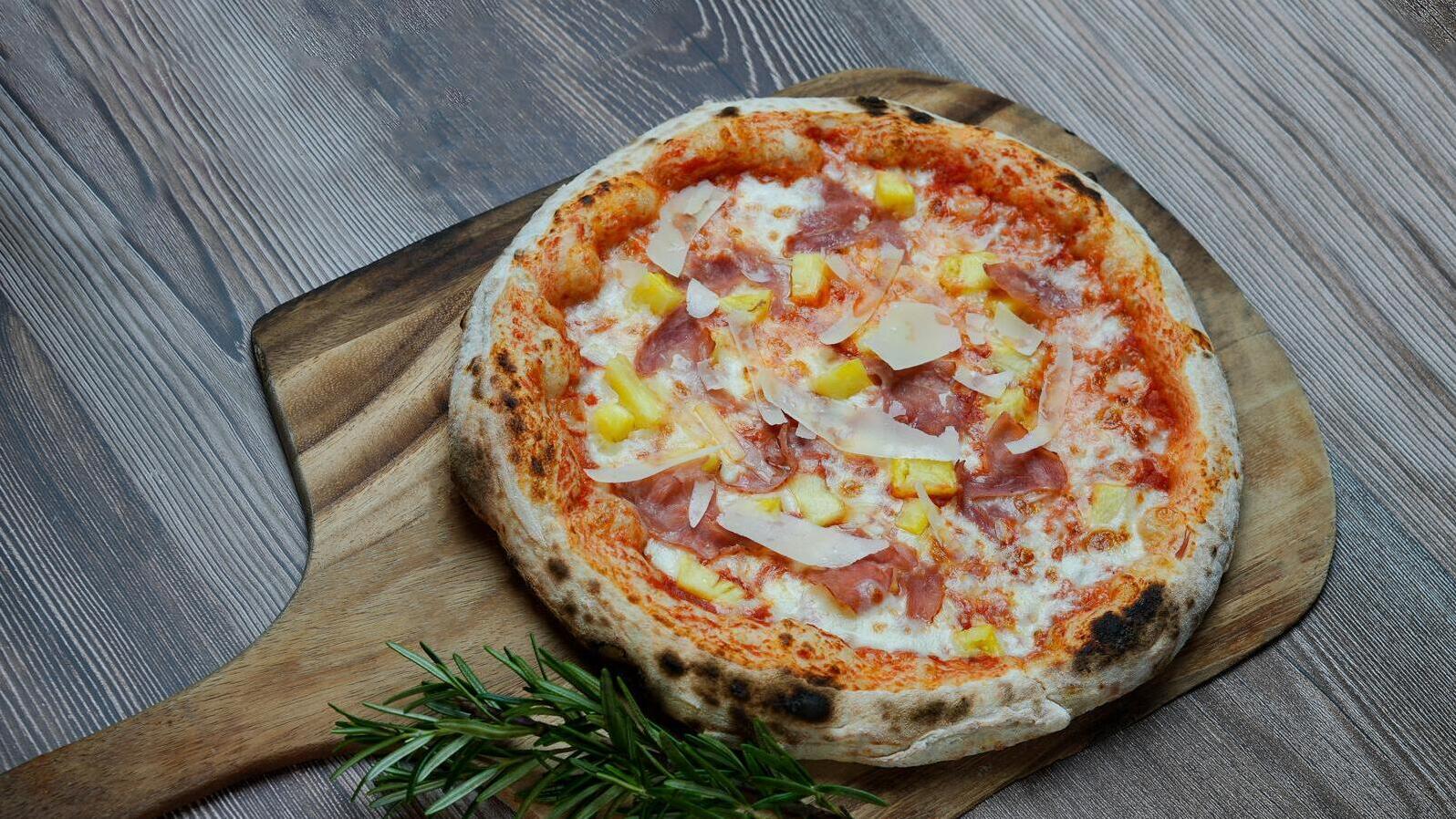 12" Hawaiian Pizza - Pasta Delivery in Stockwell SW4